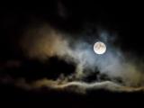 Sleepy conversation with the moon