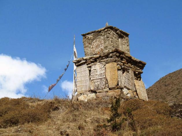 A shrine with Mani stones, on the way to Gurudongmar